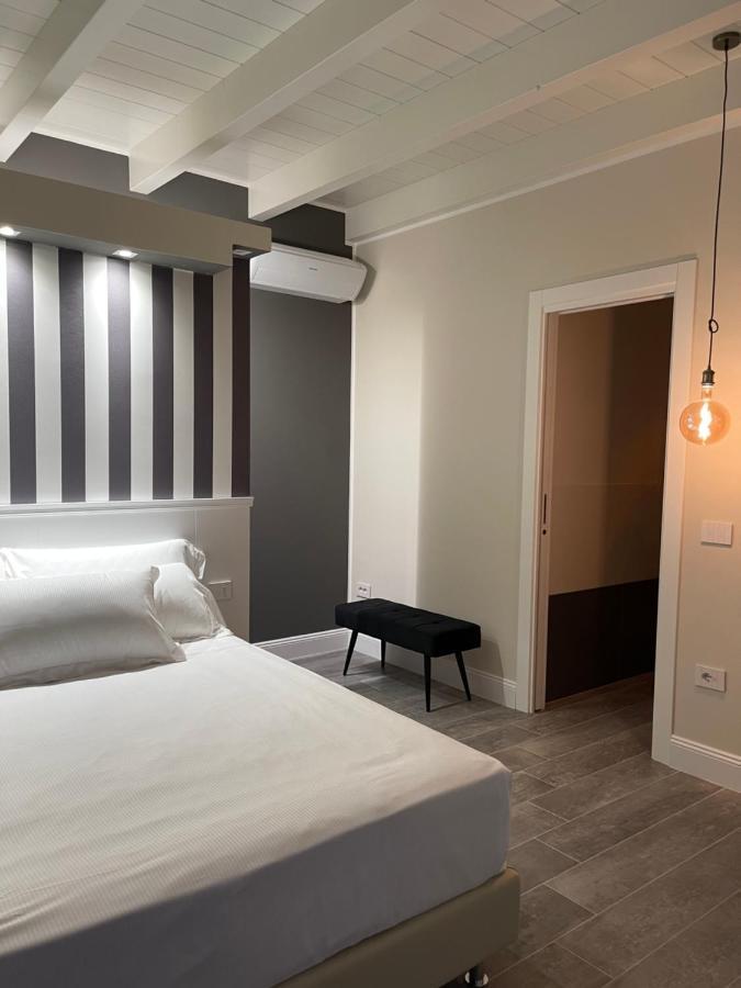 18 Dante Luxury Suites Cagliari Eksteriør billede