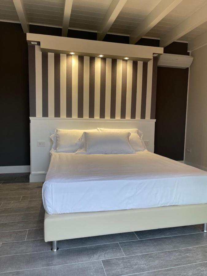 18 Dante Luxury Suites Cagliari Eksteriør billede